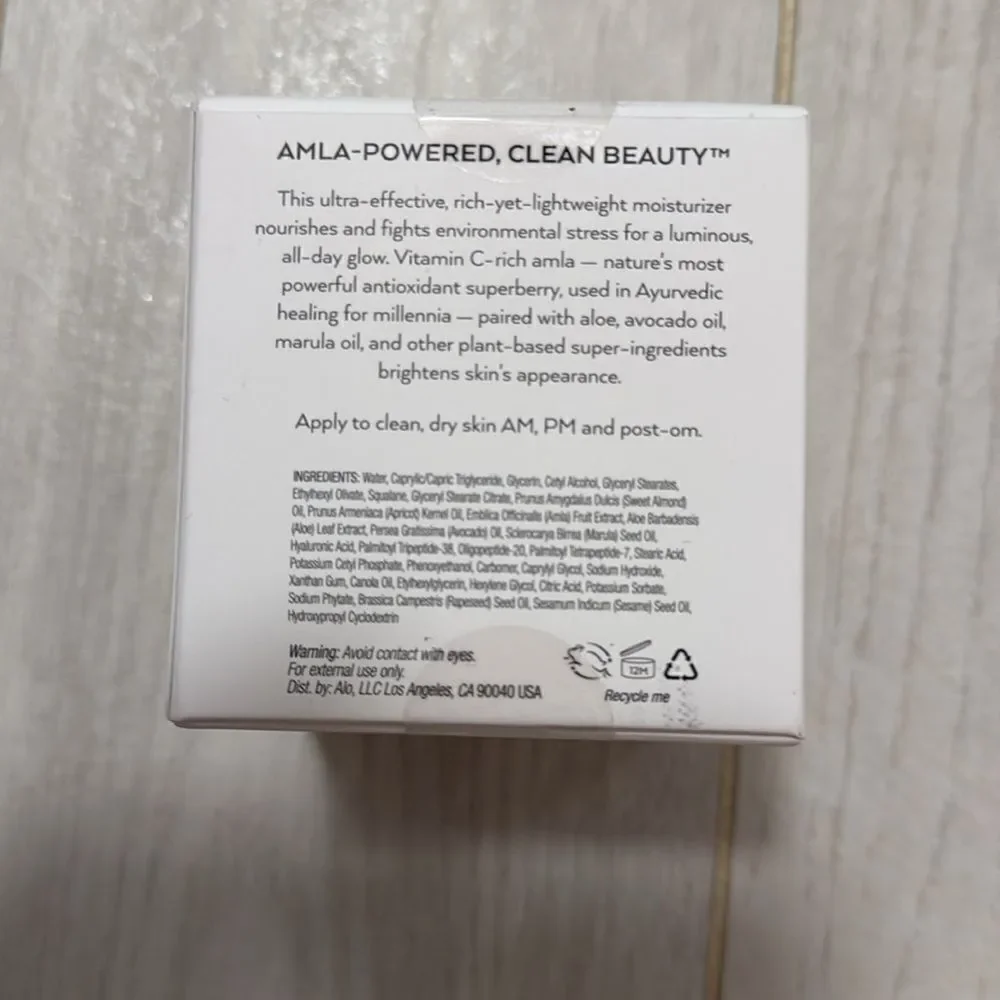 NWT alo glow face moisturizer